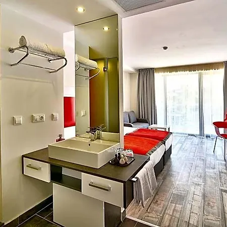 Hotel Grifid Foresta (adults Only)